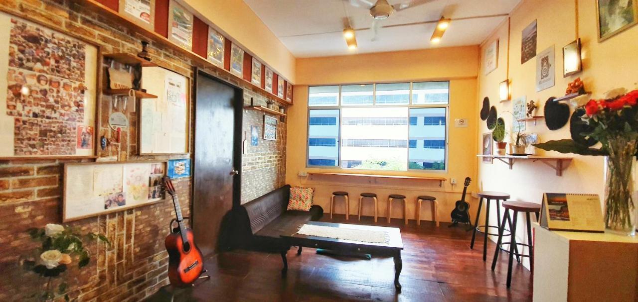 Escape Backpackers Kk Kota Kinabalu Exterior foto