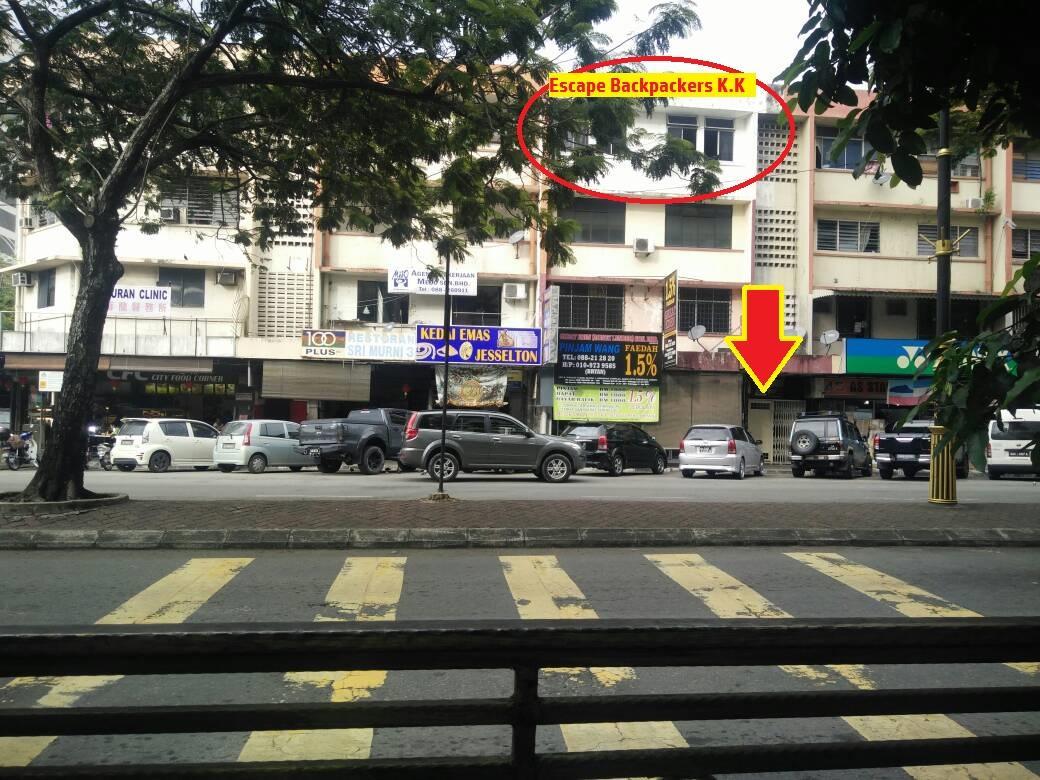 Escape Backpackers Kk Kota Kinabalu Exterior foto