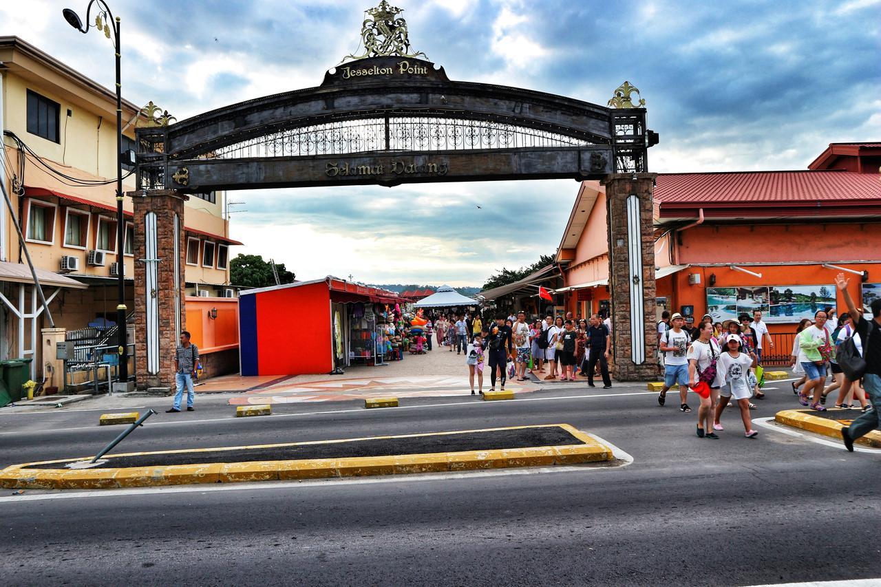 Escape Backpackers Kk Kota Kinabalu Exterior foto