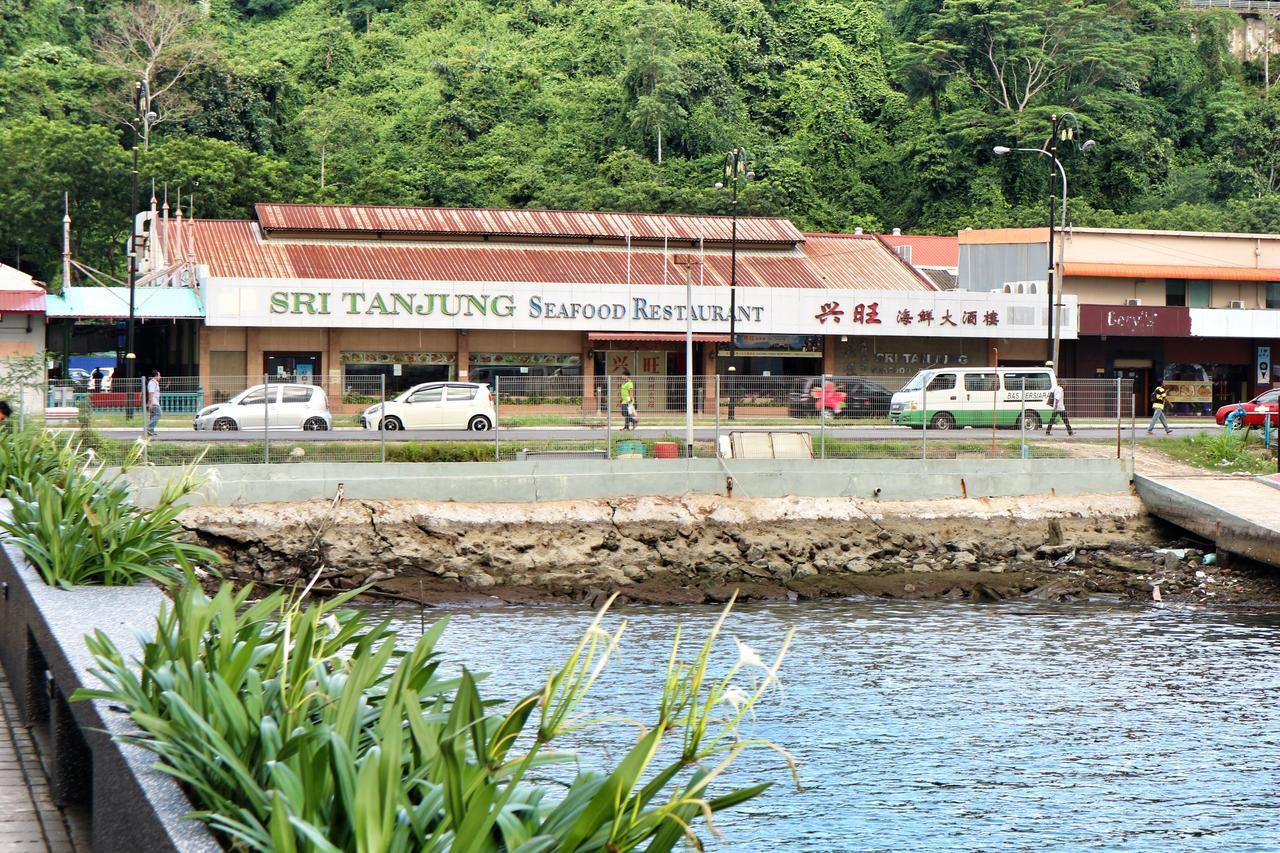 Escape Backpackers Kk Kota Kinabalu Exterior foto