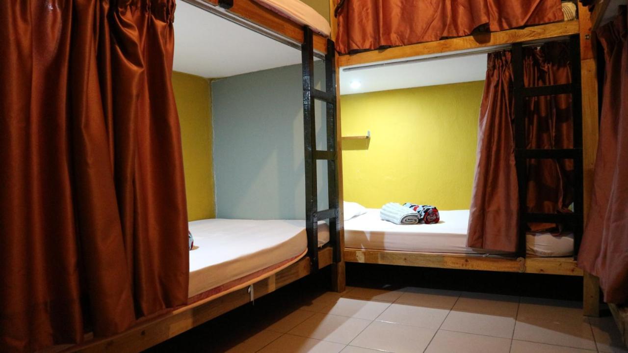 Escape Backpackers Kk Kota Kinabalu Exterior foto