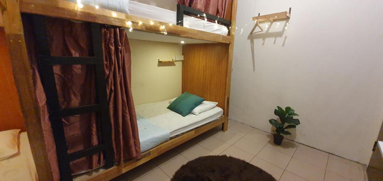 Escape Backpackers Kk Kota Kinabalu Exterior foto
