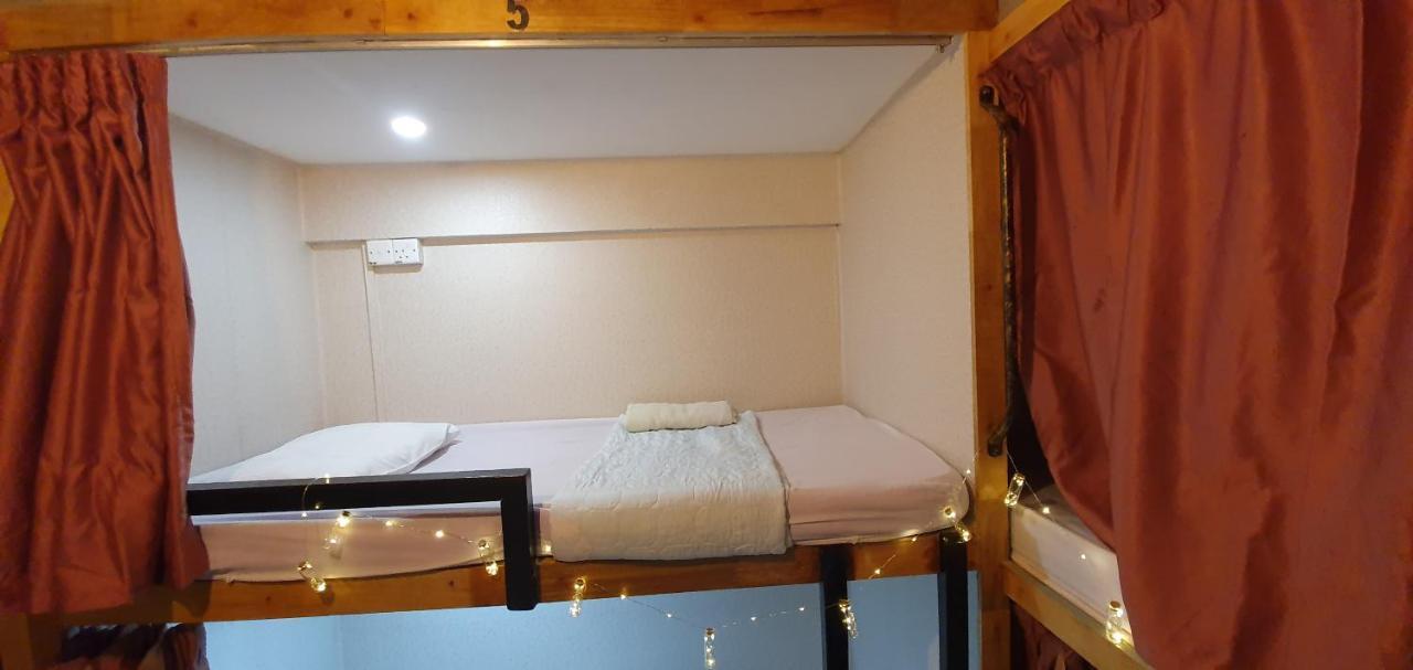 Escape Backpackers Kk Kota Kinabalu Exterior foto