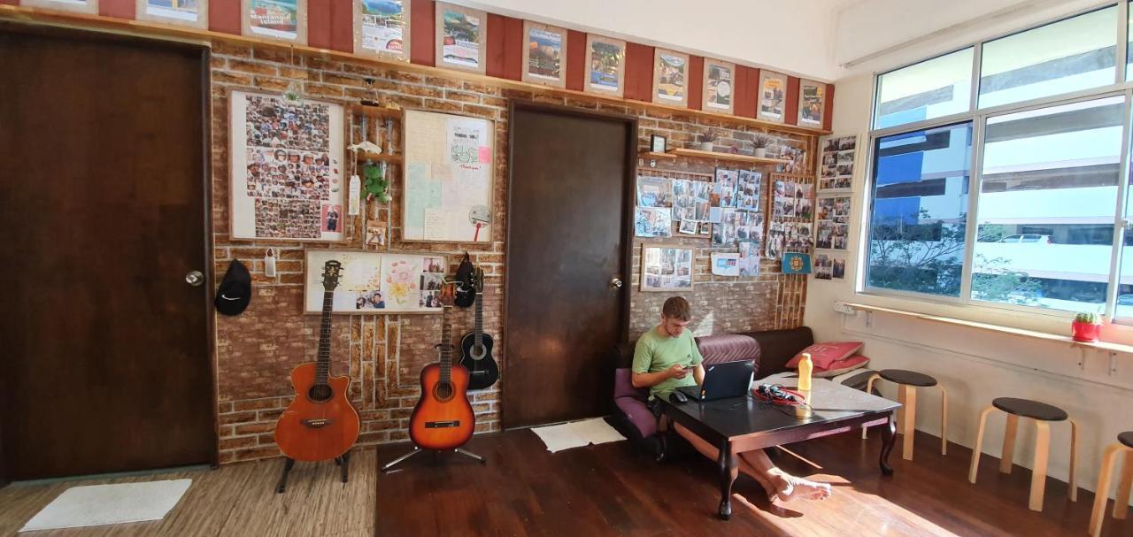 Escape Backpackers Kk Kota Kinabalu Exterior foto